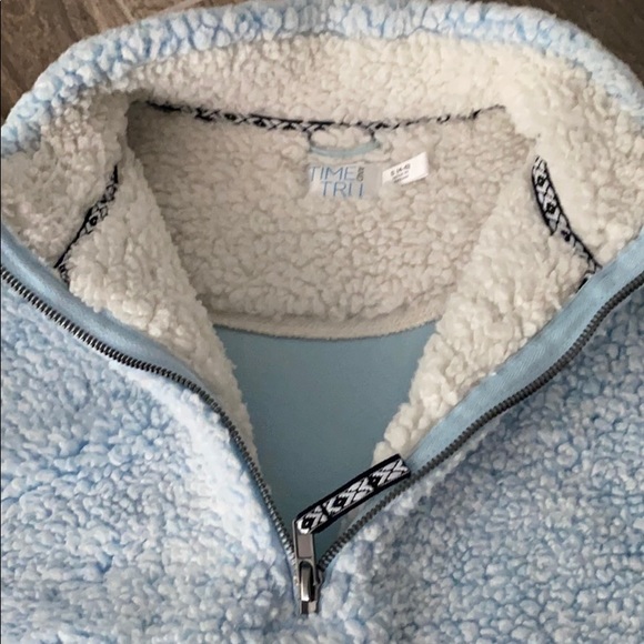 Fuzzy, fleece, baby blue jacket. S - Picture 5 of 6